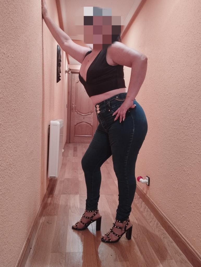 602373684: Chica busca chico en La Coruña