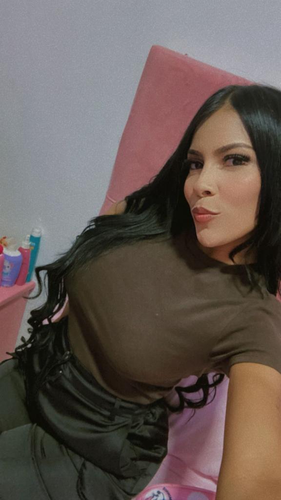 602665395: Chica busca chico en Sevilla