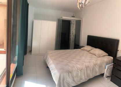 663998865:  en Barcelona