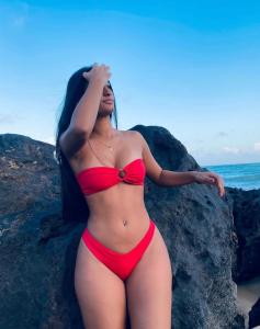 631674363: Chica busca chico en Gerona