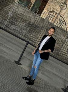 Chico busca chica en Gerona: 