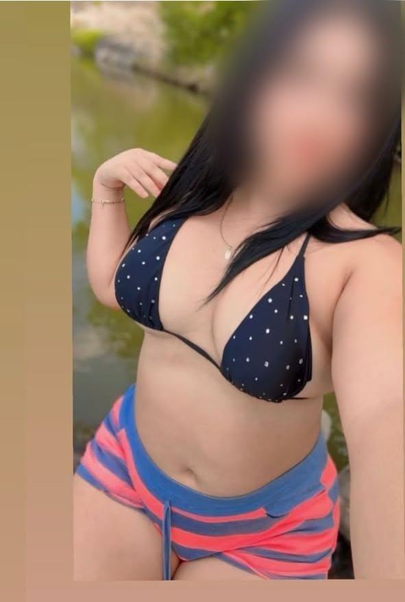 613789161: Chica busca chico en Navarra