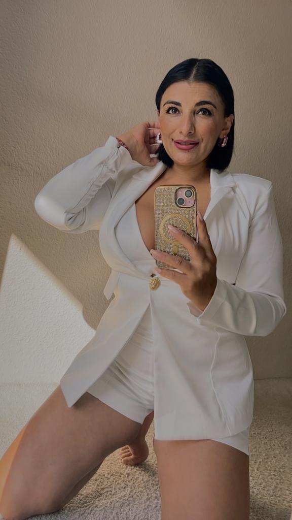 692717170: Chica busca chico en Almería