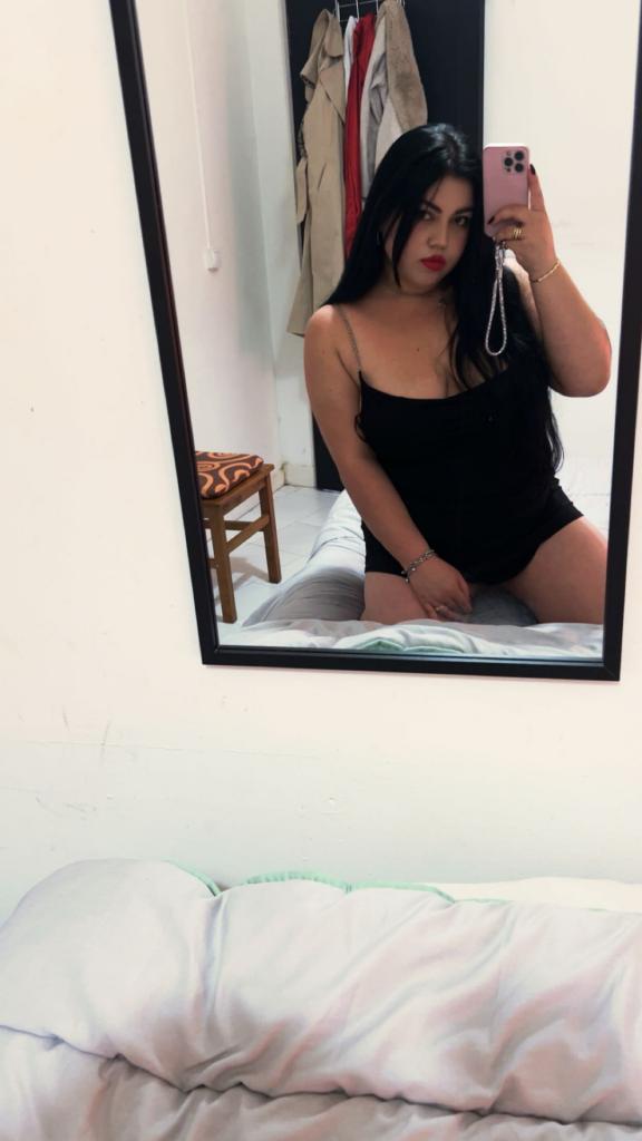 611242327: Chica busca chico en Pontevedra