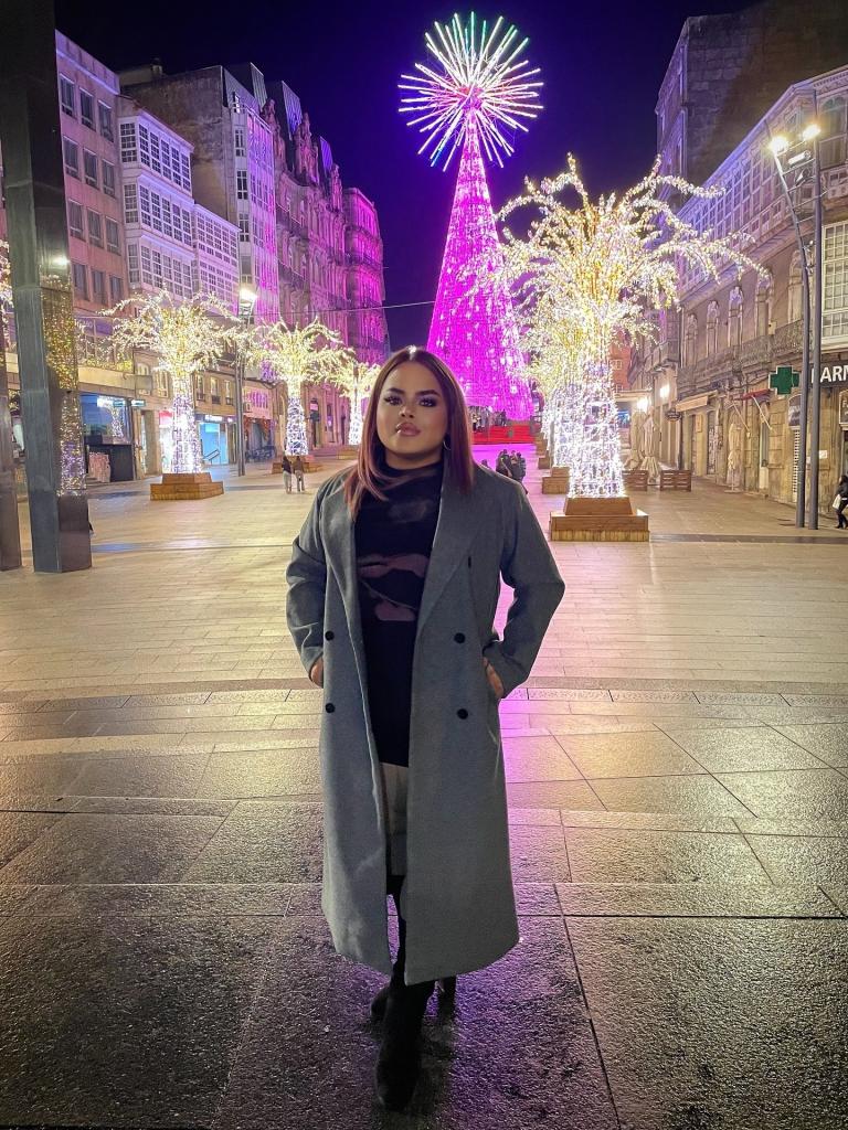 646358158: Travesti en León