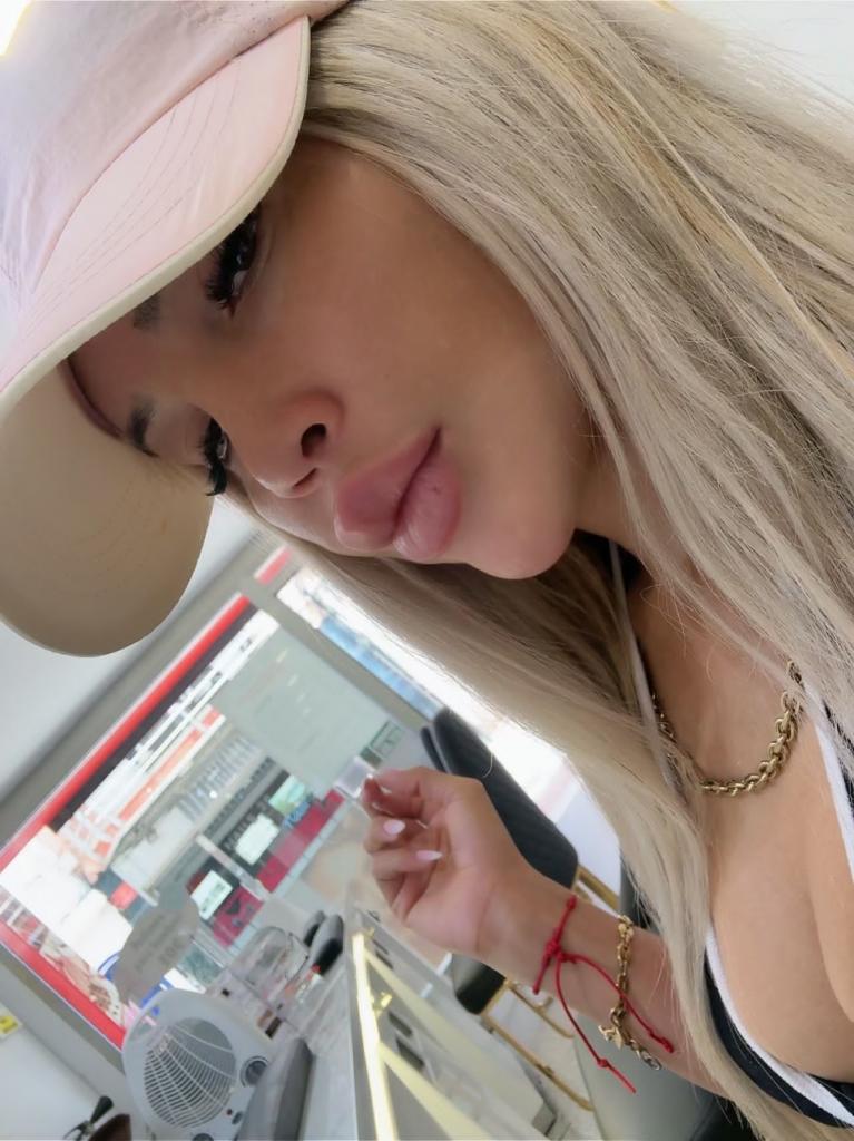 655769709: Chica busca chico en Gerona