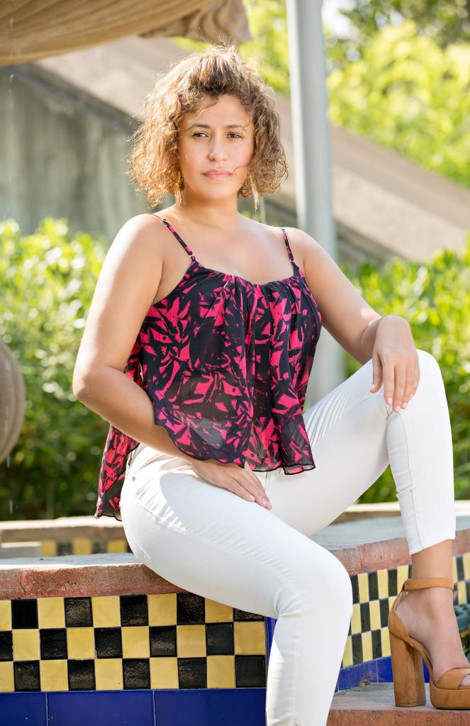 613832410: Chica busca chico en Barcelona