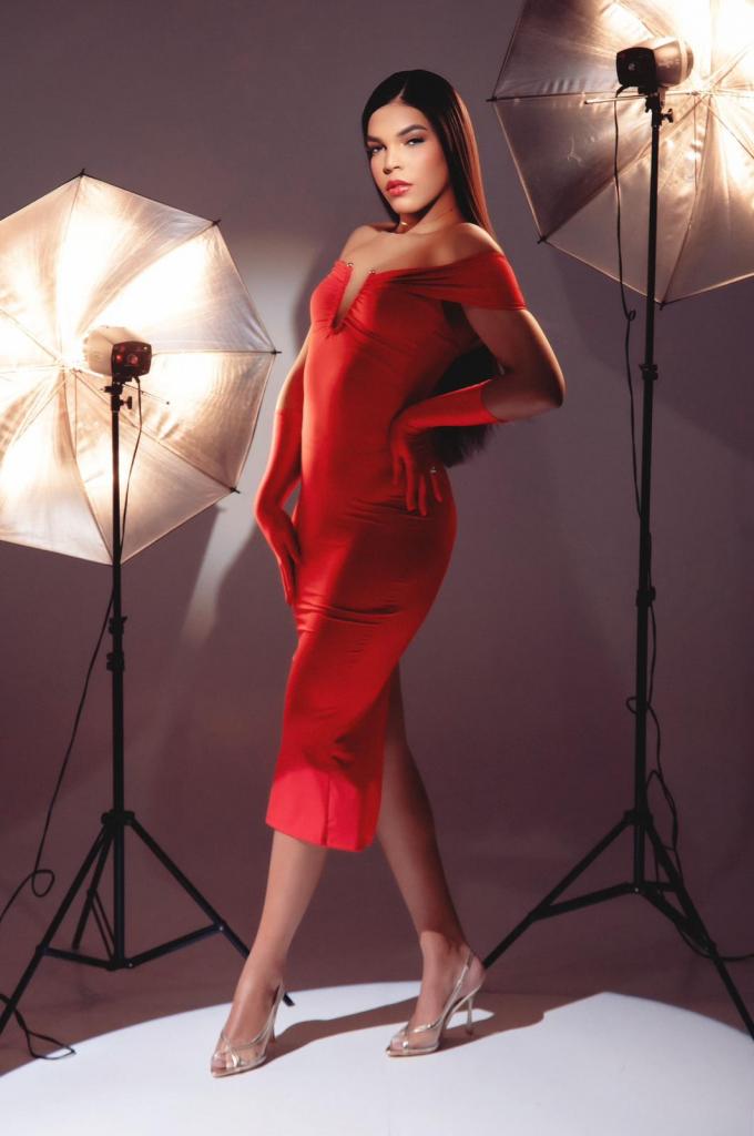 647440709: Travesti en Barcelona