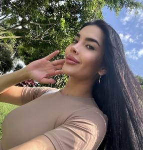 672701708: Chica busca chico en Barcelona