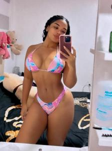 617045494: Chica busca chico en Sevilla