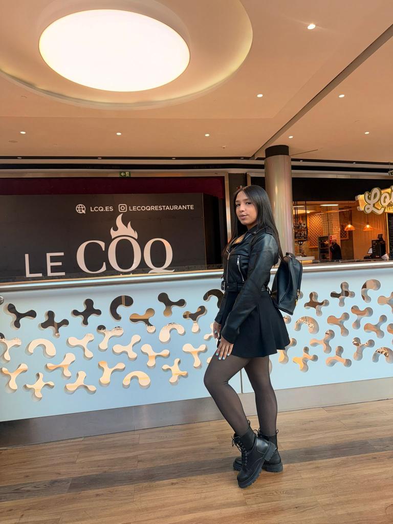 641079140: Chica busca chico en La Coruña