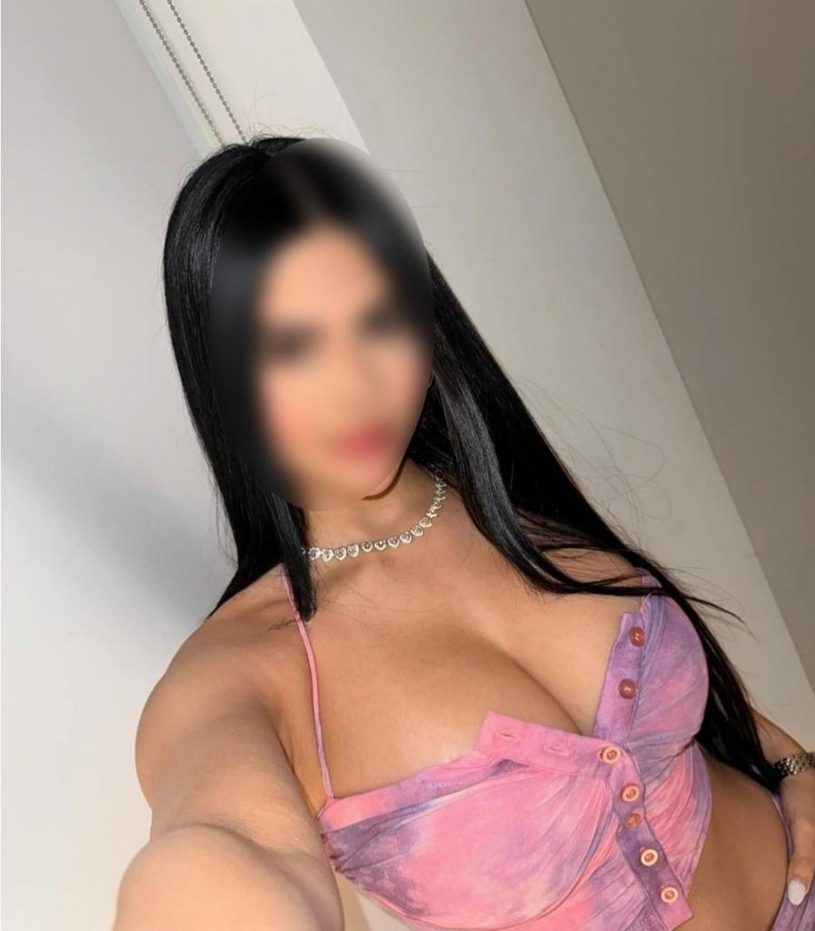 657134848: Chica busca chico en La Coruña