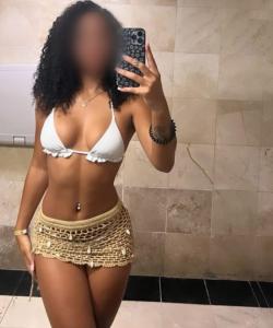 697204477: Chica busca chico en Madrid