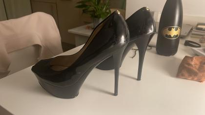 631171340: Chica busca chico en Barcelona