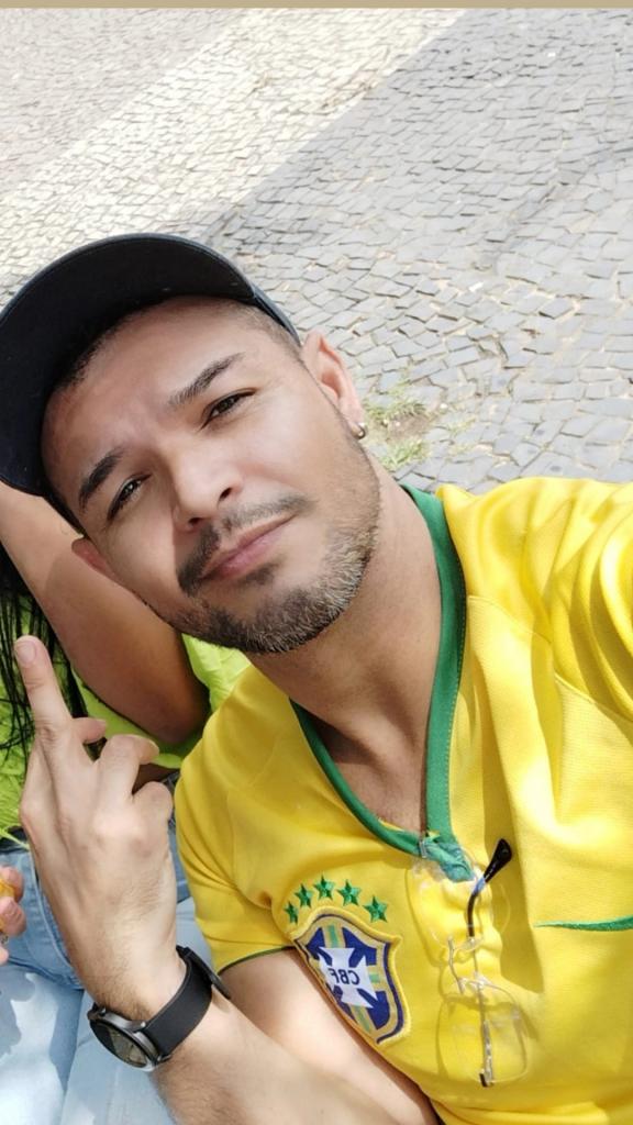 Chico busca chica en Pontevedra: 