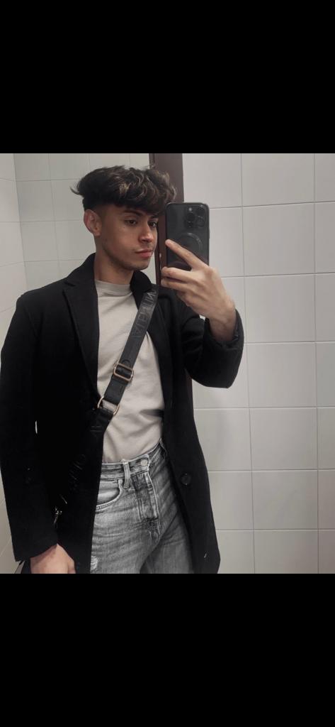 603122420: Chico busca chica en Barcelona