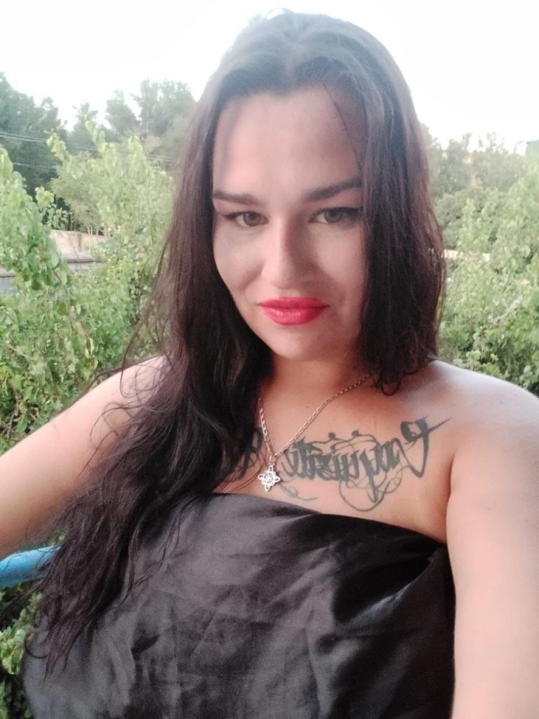 604296285: Chica busca chico en La Coruña