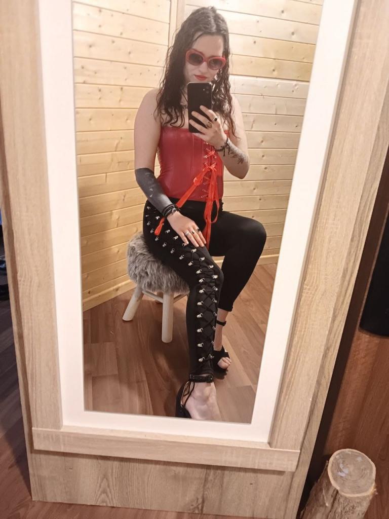 634287277: Chica busca chico en La Coruña