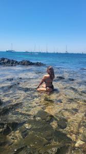 624943210: Chica busca chico en Barcelona