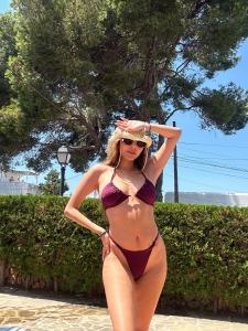 664780683: Chica busca chico en Madrid