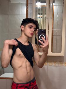 613850779: Chico busca chica en Cantabria