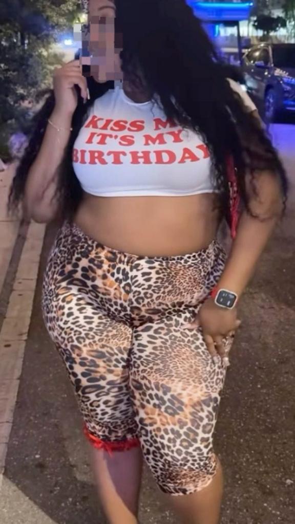 643517308: Chica busca chico en Lérida