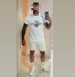 Chico busca chica en Sevilla: 