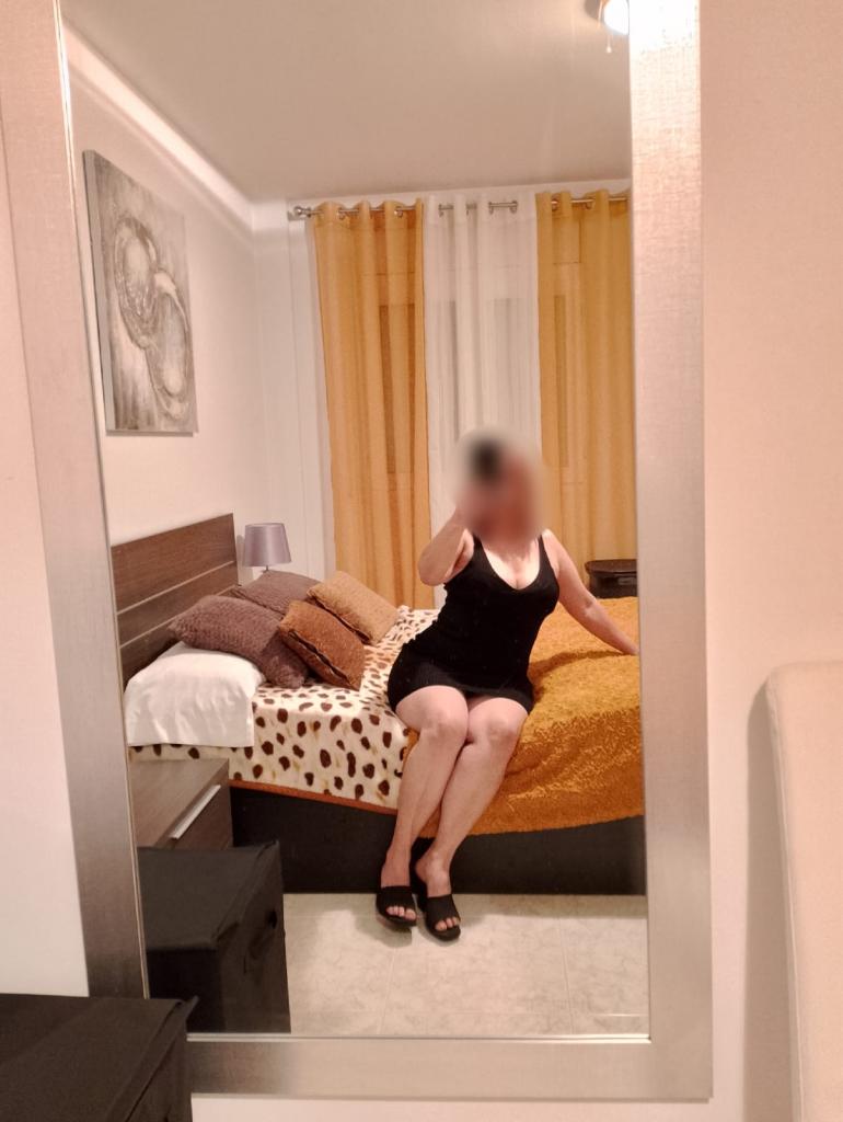 641541867: Chica busca chico en La Coruña