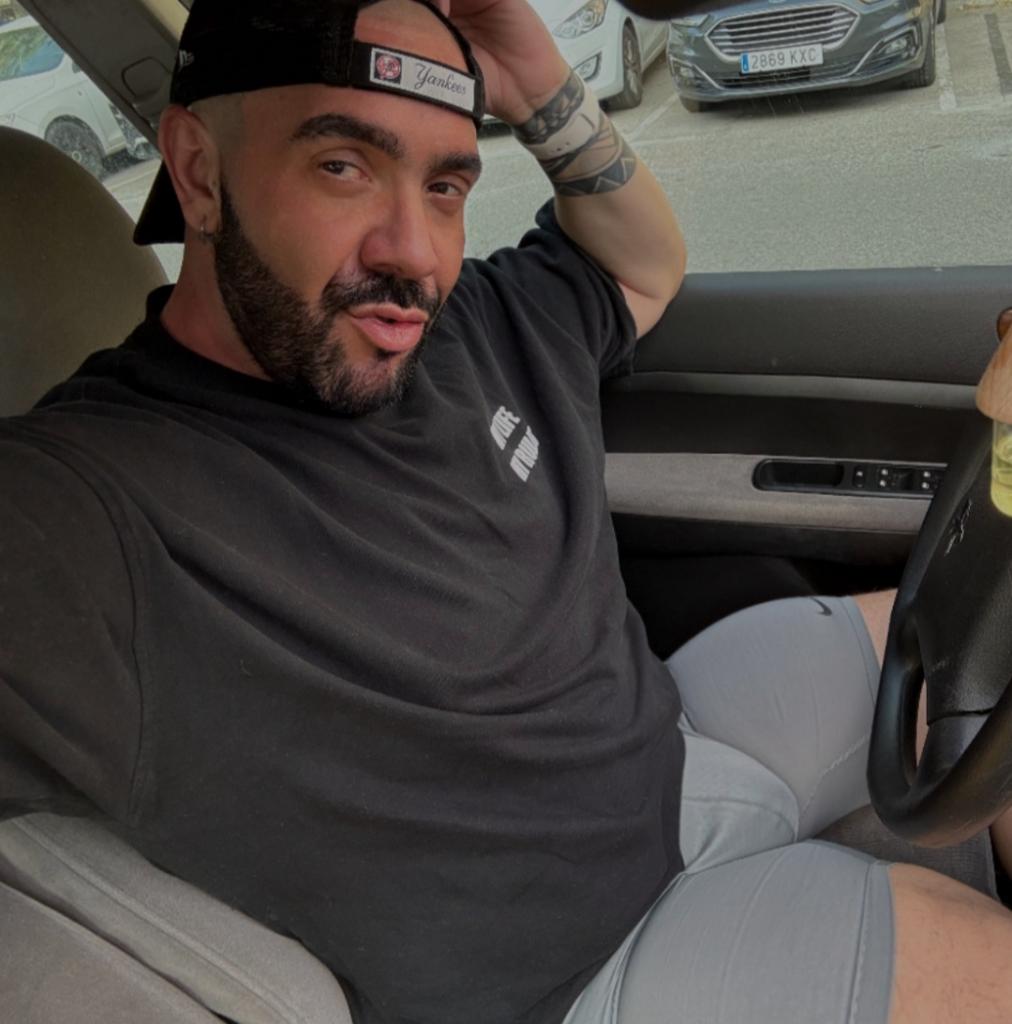 Chico busca chica en Málaga: 