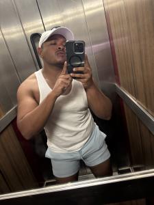 692268176: Chico busca chica en Valencia