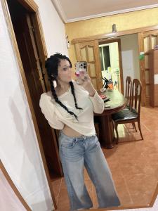 692167409: Chica busca chico en Alicante