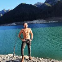 666356206: Chico busca chica en Barcelona