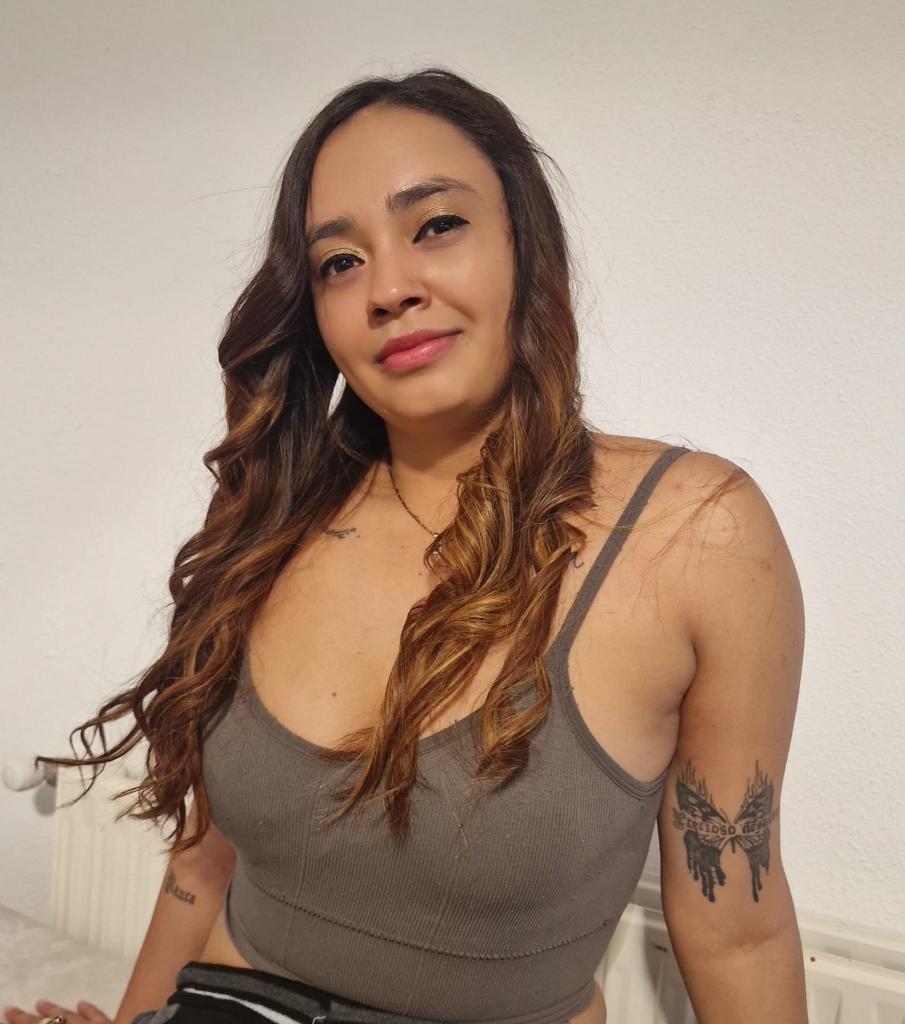 647936882: Chica busca chico en Madrid