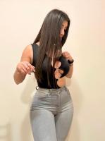 672857463: Chica busca chico en Barcelona