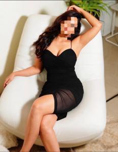 604375988: Chica busca chico en La Coruña