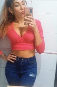 692964063: Chica busca chico en Madrid