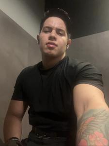 695918947: Chico busca chica en Madrid