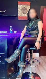 642984686: Chica busca chico en Madrid