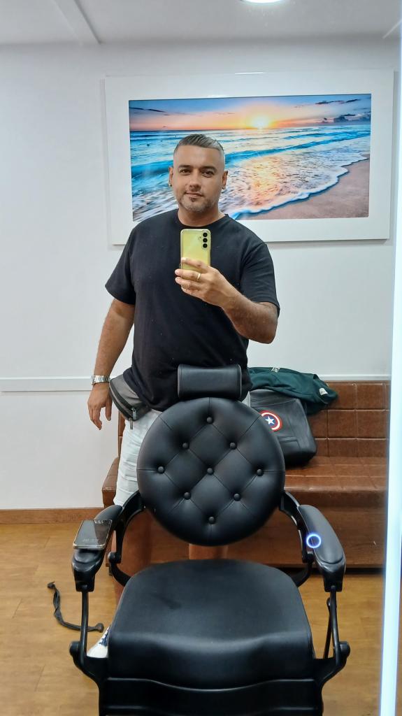 673844336: Chico busca chica en Granada