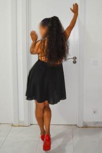 667462509: Chica busca chico en Madrid