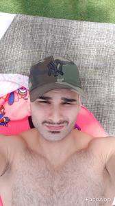 610657829: Chico busca chica en Barcelona