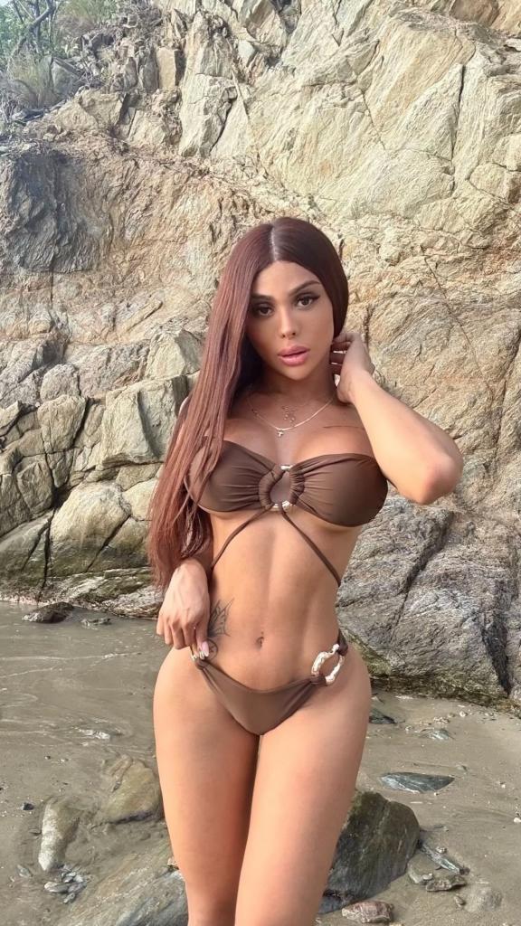 695539373: Travesti en Barcelona