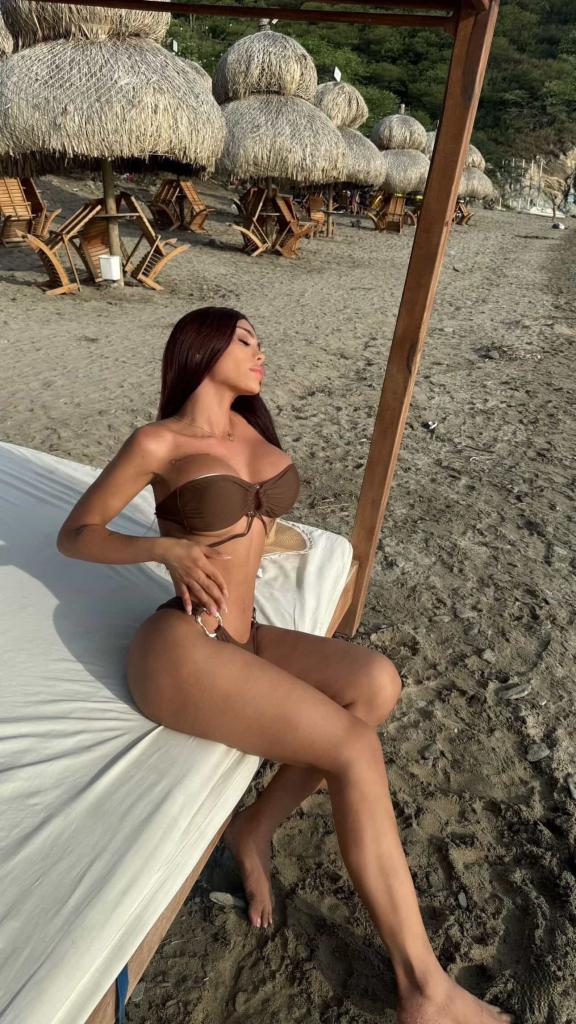 635444290: Travesti en Barcelona