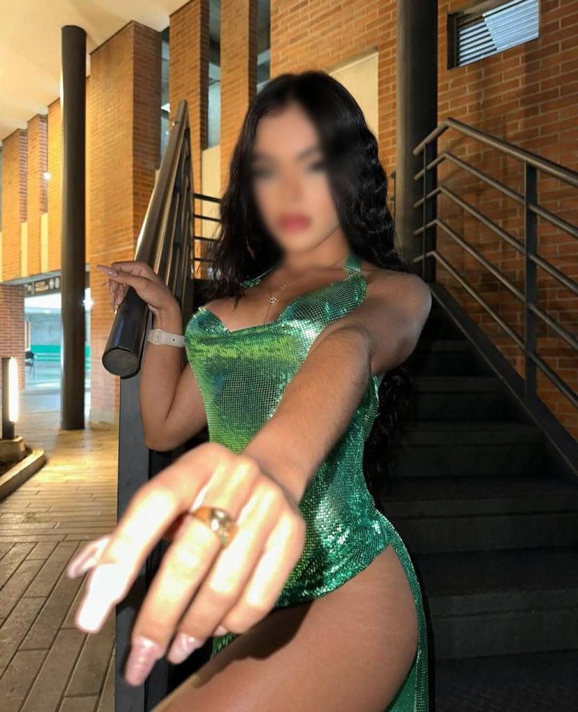 634812351: Chica busca chico en Barcelona