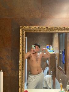 614119408: Chico busca chica en Sevilla