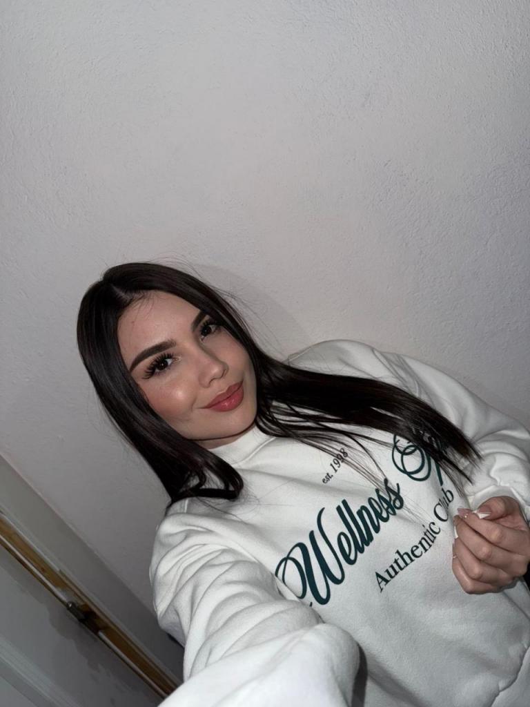 673634613: Chica busca chico en Cádiz