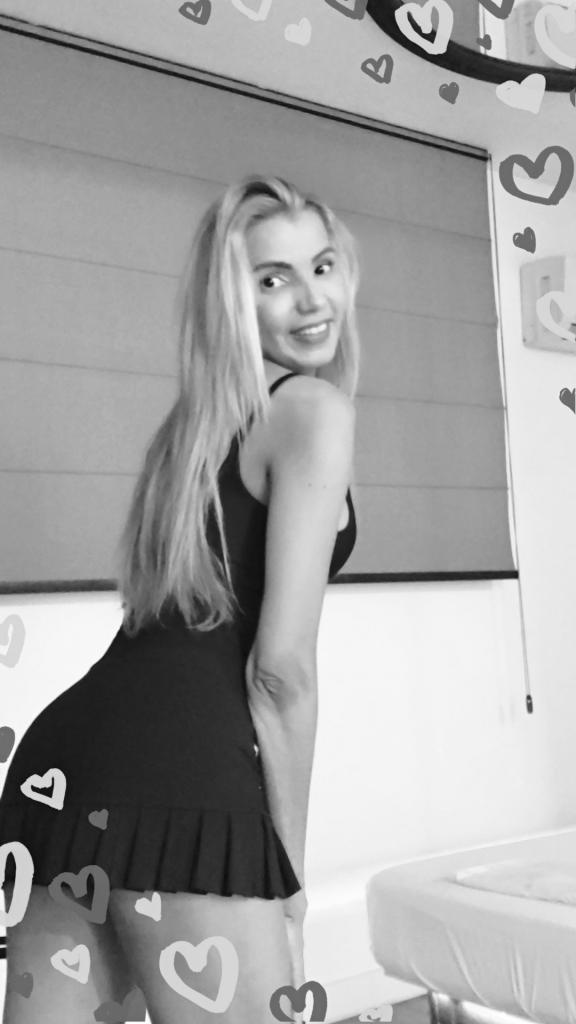 Chica busca chico en Ibiza: 