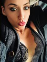 611793161: Chica busca chico en Barcelona