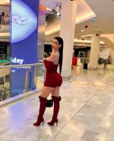 647270375: Chica busca chico en La Coruña