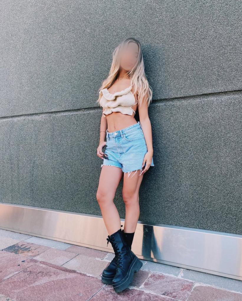 613201173: Chica busca chico en Barcelona